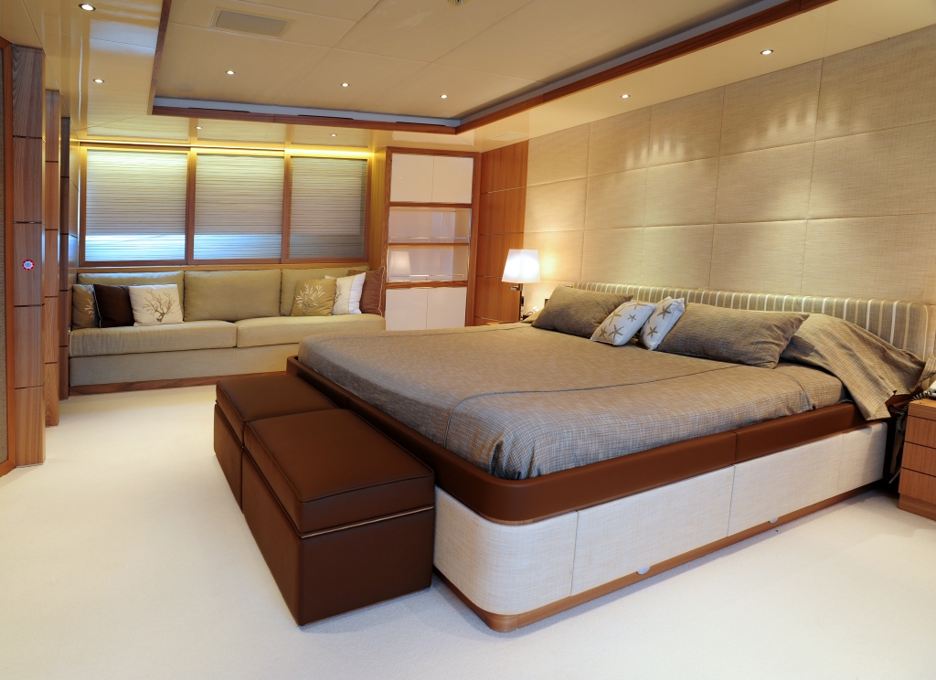 Yacht IDEFIX Master Cabin 2 Luxury Yacht Browser by CHARTERWORLD